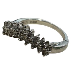 Pt900(プラチナ900) メレダイヤ付きリング